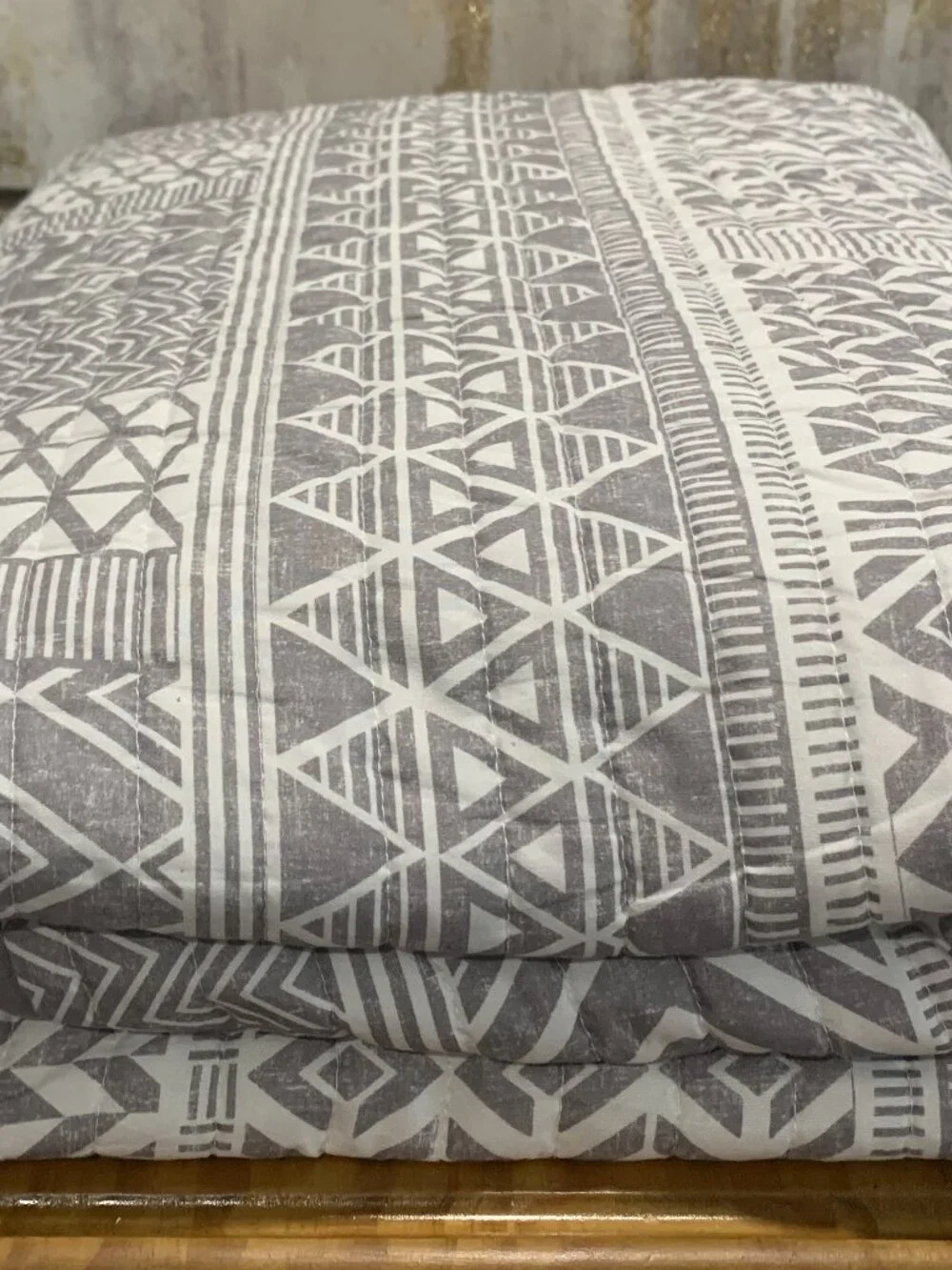 Modern Geometric Quilted Twin Bedspread Grey White Southwest Striped Coverlet